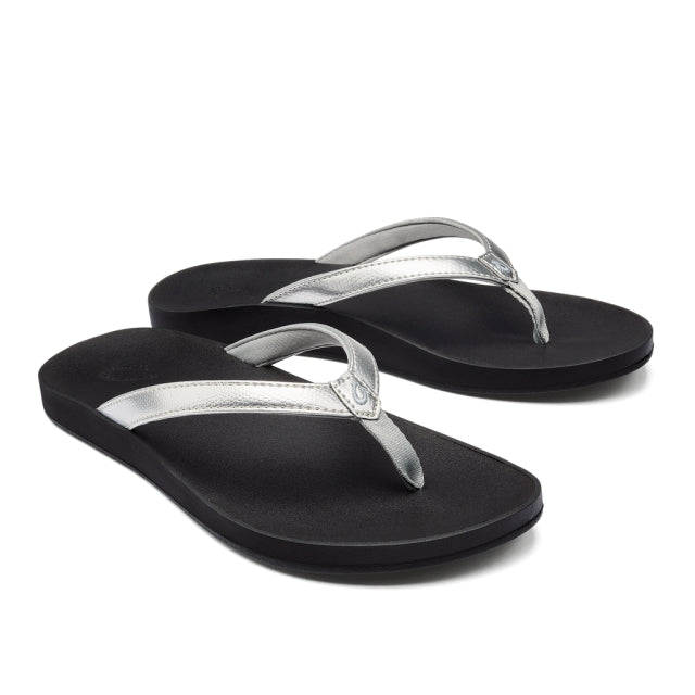 Olukai Women's Puawe Silver / Black